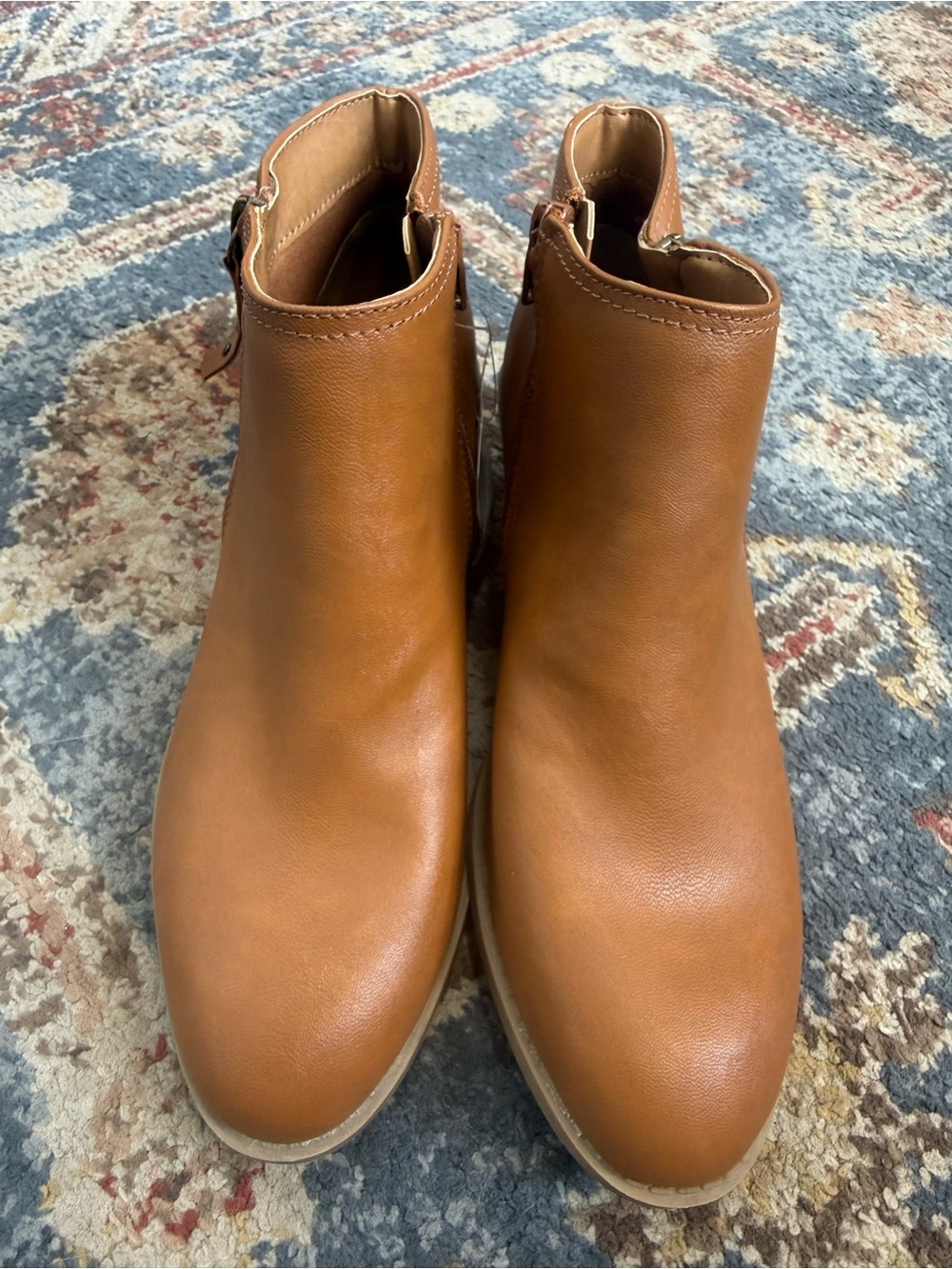 NWT Arizona Camino Cognac Ankle Boots Memory Foam Size 8.5